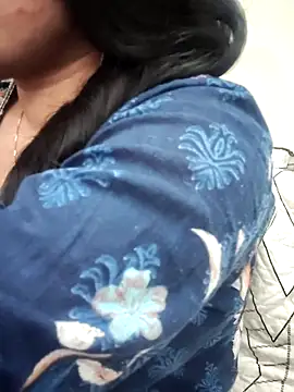 Snapshot of Haniya-143 chatting on February 26, 2026, 5:34 pm Haniya-143 online show from February 26, 2026, 5:34 pm