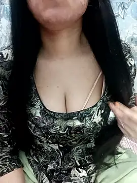 Snapshot of Haniya-143 chatting on March 18, 2026, 12:14 am Haniya-143 online show from March 18, 2026, 12:14 am