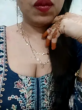 Snapshot of Haniya-143 chatting on March 28, 2026, 11:04 pm Haniya-143 online show from March 28, 2026, 11:04 pm