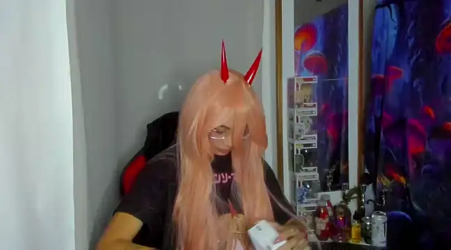 Snapshot of _sakae_ chatting on December 19, 2024, 10:10 pm  sakae  online show from December 19, 2024, 10:10 pm