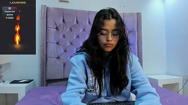 Ariana Pierce online show from February 19, 2025, 4:01 am