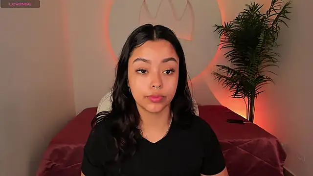 Snapshot of Ariana_Pierce chatting on December 14, 2025, 12:43 pm Ariana Pierce online show from December 14, 2025, 12:43 pm