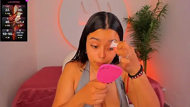 Snapshot of Ariana_Pierce chatting on December 15, 2025, 12:31 pm Ariana Pierce online show from December 15, 2025, 12:31 pm