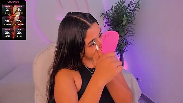 Snapshot of Ariana_Pierce chatting on December 19, 2025, 12:34 pm Ariana Pierce online show from December 19, 2025, 12:34 pm