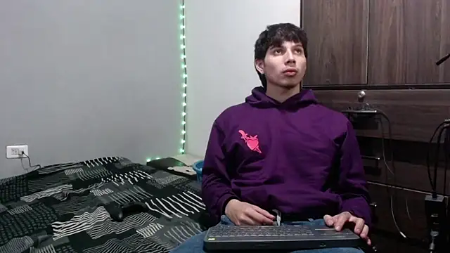 Snapshot of pervertsteens3 chatting on September 14, 2025, 3:05 am pervertsteens3 online show from September 14, 2025, 3:05 am