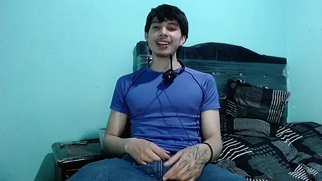 Snapshot of pervertsteens3 chatting on September 24, 2025, 5:16 pm pervertsteens3 online show from September 24, 2025, 5:16 pm