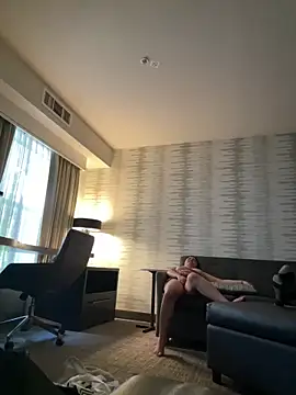 littlemissbabycakes online show from April 6, 2026, 11:05 pm