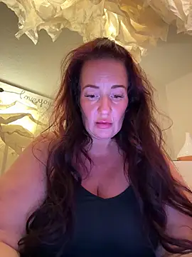 Snapshot of Engel_mia chatting on May 15, 2026, 8:27 pm Engel mia online show from May 15, 2026, 8:27 pm