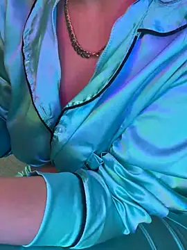 Queendiamon online show from February 16, 2025, 11:05 pm