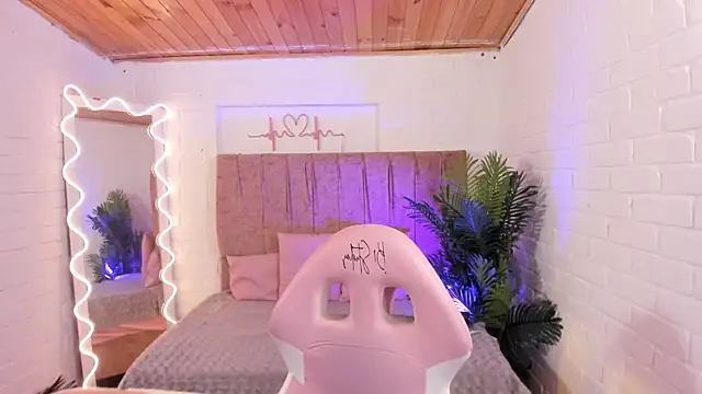 penelope tay1 online show from March 19, 2025, 3:41 am