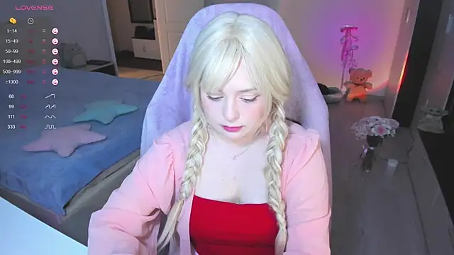 Snapshot of Amy_honey_angel chatting on January 28, 2025, 12:11 pm Amy honey angel online show from January 28, 2025, 12:11 pm