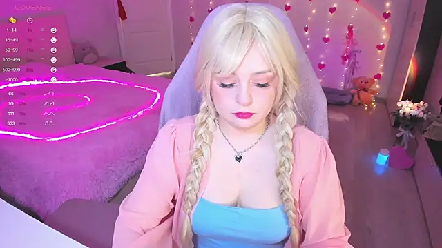 Snapshot of Amy_honey_angel chatting on February 26, 2025, 9:32 am Amy honey angel online show from February 26, 2025, 9:32 am