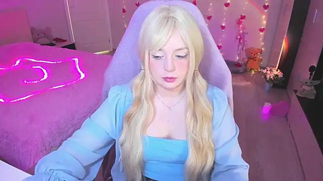 Snapshot of Amy_honey_angel chatting on March 11, 2025, 8:41 am Amy honey angel online show from March 11, 2025, 8:41 am