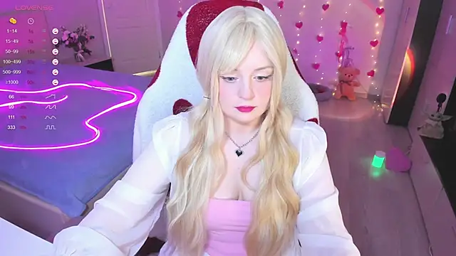 Snapshot of Amy_honey_angel chatting on March 19, 2025, 8:55 am Amy honey angel online show from March 19, 2025, 8:55 am