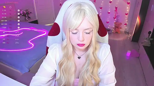 Snapshot of Amy_honey_angel chatting on March 19, 2025, 12:01 pm Amy honey angel online show from March 19, 2025, 12:01 pm