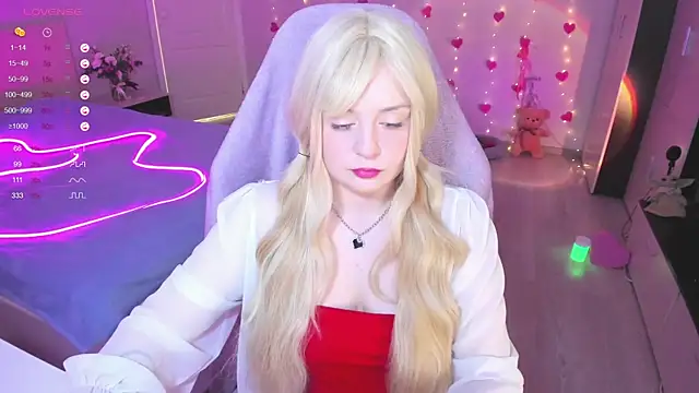 Snapshot of Amy_honey_angel chatting on March 20, 2025, 9:26 am Amy honey angel online show from March 20, 2025, 9:26 am