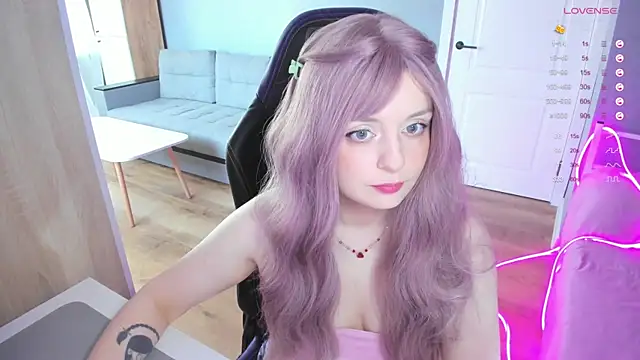 Snapshot of Amy_honey_angel chatting on September 10, 2025, 11:21 am Amy honey angel online show from September 10, 2025, 11:21 am