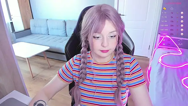 Snapshot of Amy_honey_angel chatting on September 30, 2025, 8:30 am Amy honey angel online show from September 30, 2025, 8:30 am