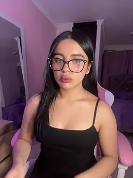 Emily-14 online show from April 29, 2026, 4:38 am