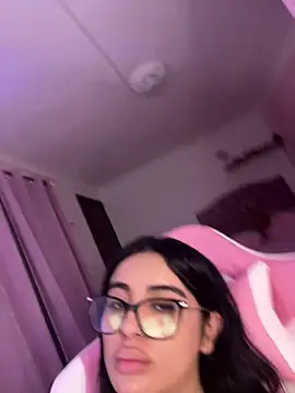 Emily-14 online show from June 19, 2026, 9:13 am