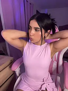 Emily-14 online show from July 5, 2026, 4:41 am