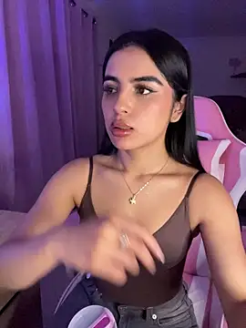 Emily-14 online show from July 18, 2026, 3:11 am