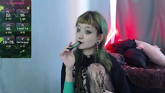 Snapshot of Milten-Trish chatting on May 8, 2026, 1:49 pm Milten-Trish online show from May 8, 2026, 1:49 pm