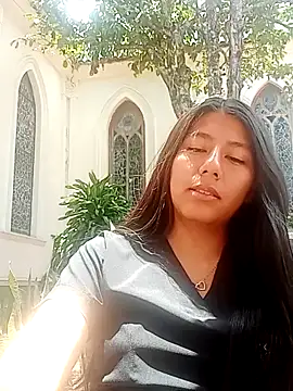 CarlaAlvez online show from September 23, 2025, 4:43 pm