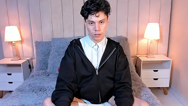 Snapshot of Dammon_Stallion chatting on February 14, 2025, 6:19 pm Dammon Stallion online show from February 14, 2025, 6:19 pm