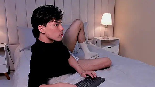 Snapshot of Dammon_Stallion chatting on February 21, 2025, 12:06 pm Dammon Stallion online show from February 21, 2025, 12:06 pm