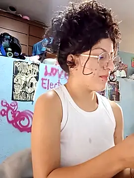 LoveElectra online show from October 11, 2025, 1:20 pm