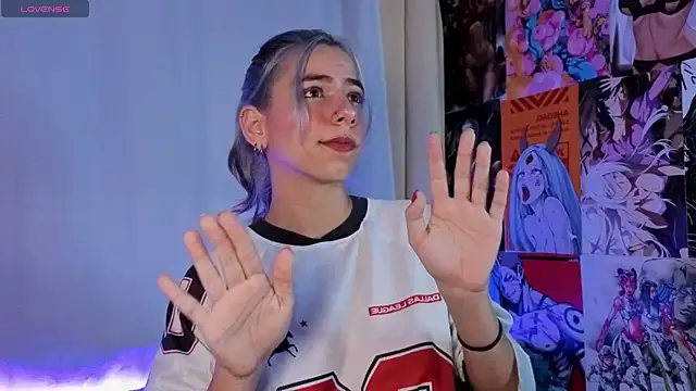 ArtemisaBlake online show from April 5, 2026, 4:31 am