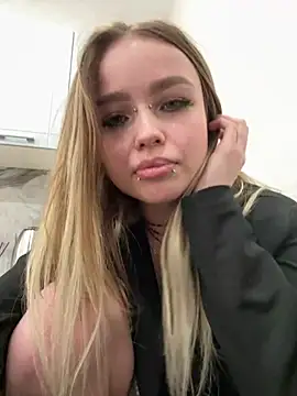 emo couple online show from December 13, 2024, 4:22 am