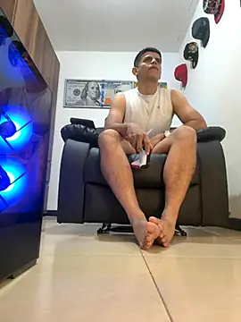 Snapshot of boss_of_cash chatting on September 23, 2025, 4:43 pm boss of cash online show from September 23, 2025, 4:43 pm