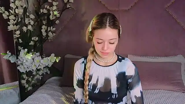 STELLA RICH online show from March 8, 2025, 8:57 pm