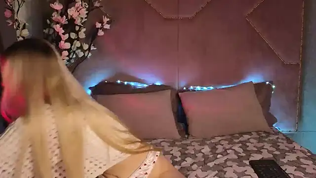 STELLA RICH online show from March 13, 2025, 9:05 pm