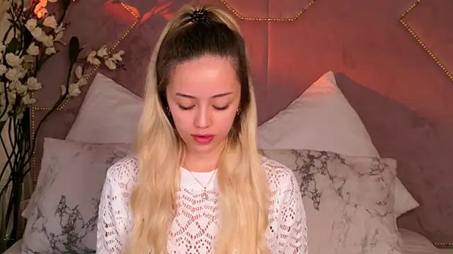 STELLA RICH online show from September 12, 2025, 8:53 pm