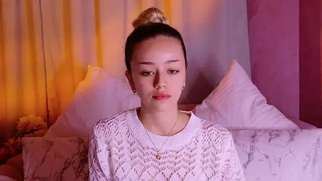 STELLA RICH online show from September 24, 2025, 9:40 pm