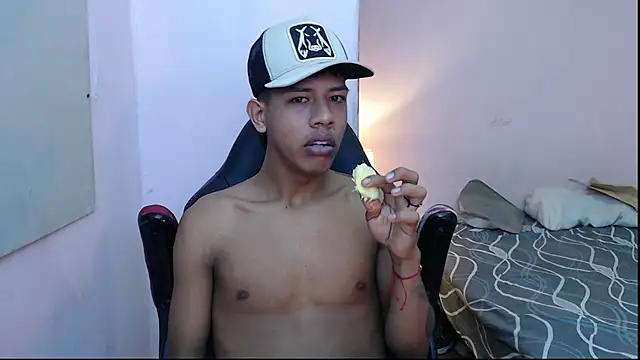 Snapshot of mr_stiven_ chatting on January 8, 2025, 2:25 am mr stiven  online show from January 8, 2025, 2:25 am