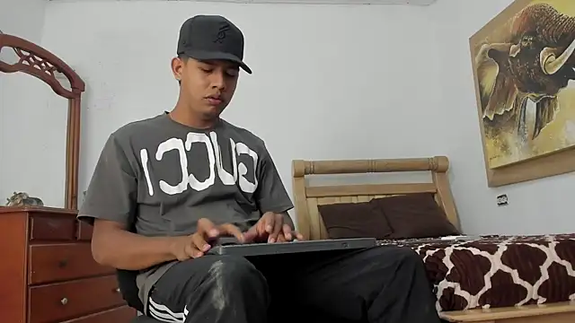 mr stiven  online show from February 26, 2026, 4:22 am