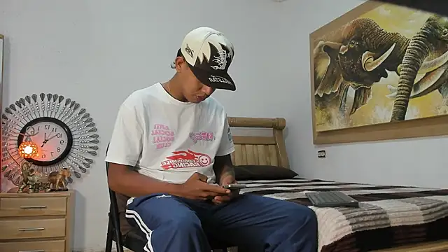 mr stiven  online show from April 18, 2026, 3:21 am