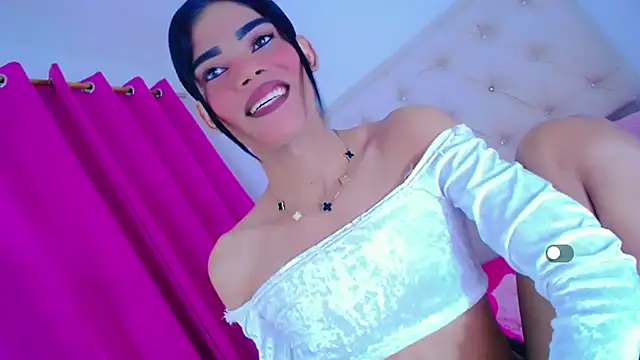 Theylor Rouse online show from July 11, 2026, 4:37 am