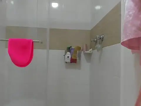 Liah ferrer online show from December 18, 2024, 3:55 pm