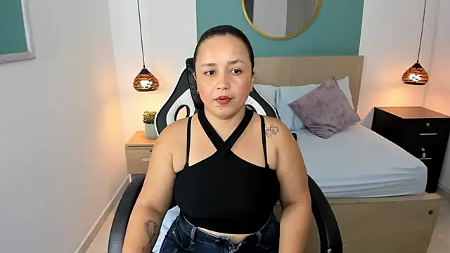 linda rios  online show from February 14, 2025, 7:02 pm