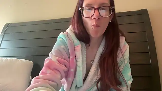 yourstrulylivy69 online show from March 7, 2025, 4:11 pm
