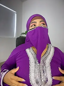 jazmin anbar online show from April 13, 2026, 6:13 pm