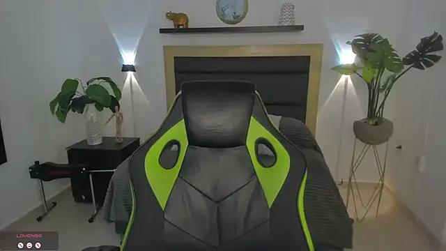 catleya 0 online show from February 8, 2025, 3:30 am