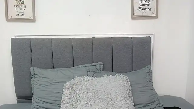 sasi luna online show from March 3, 2025, 8:32 pm