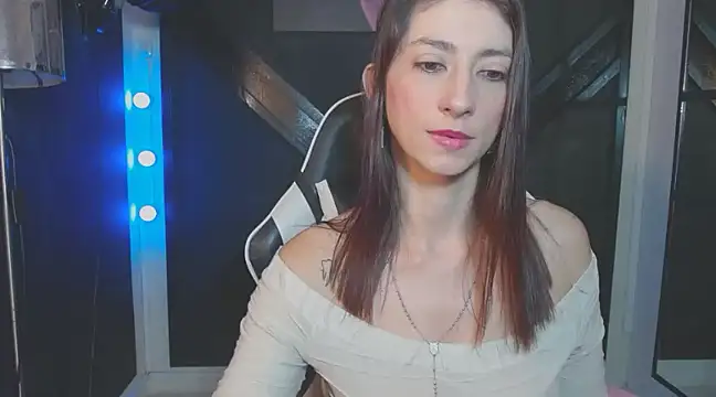 Snapshot of aitana_ag chatting on March 18, 2025, 3:31 pm aitana ag online show from March 18, 2025, 3:31 pm