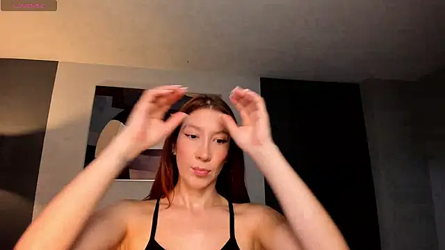 MiaFarrell  online show from February 15, 2025, 11:17 am